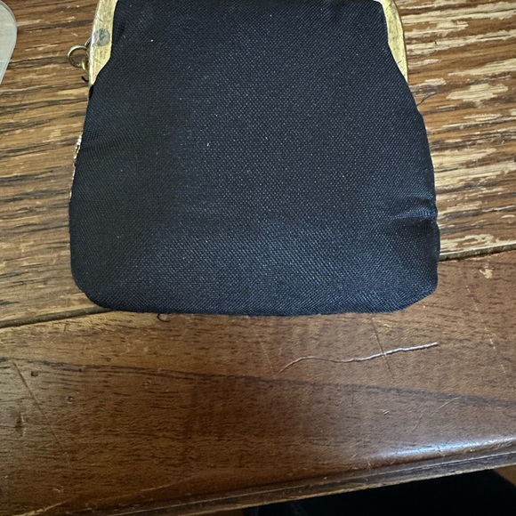 small coin purse with embroidered front - Picture 2 of 7